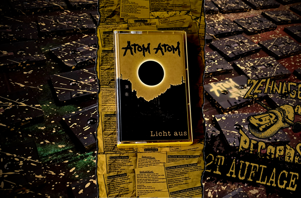 Atom Atom – Licht Aus (MC)