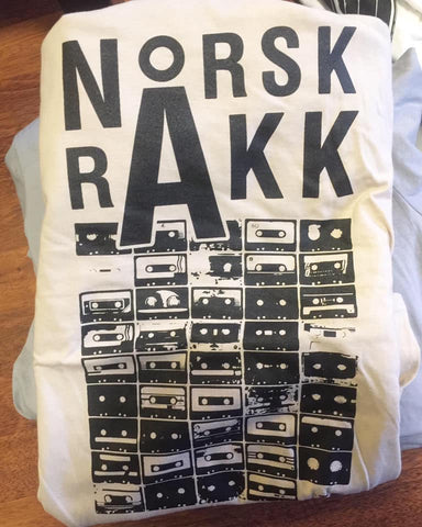 Norsk Råkk - Kassetter (t-skjorte off-white)